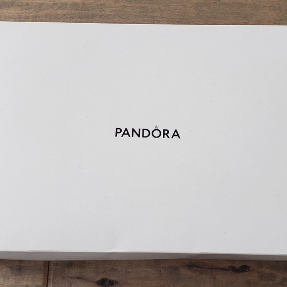 Pandora Me Collector's Kit - Picture 3 of 3